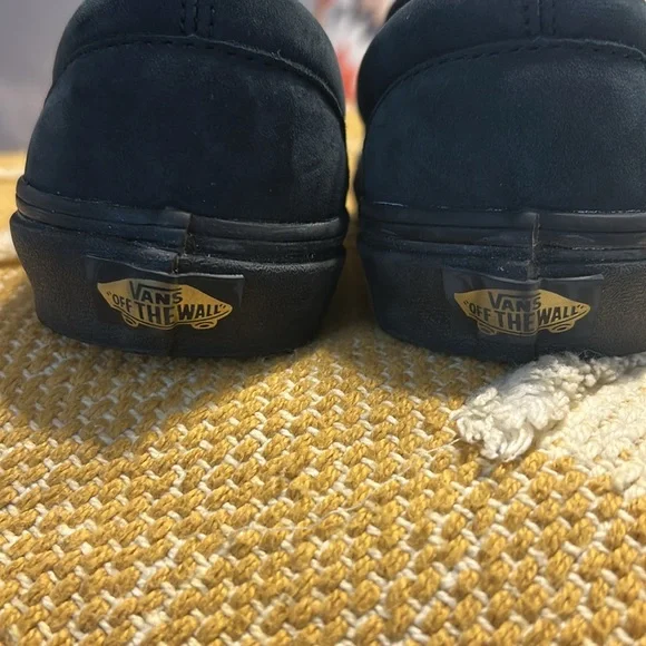 Vans classic black leather slip on ID gold trim - Picture 6 of 9